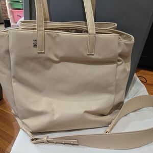 Beis Commuter Tote In Beige